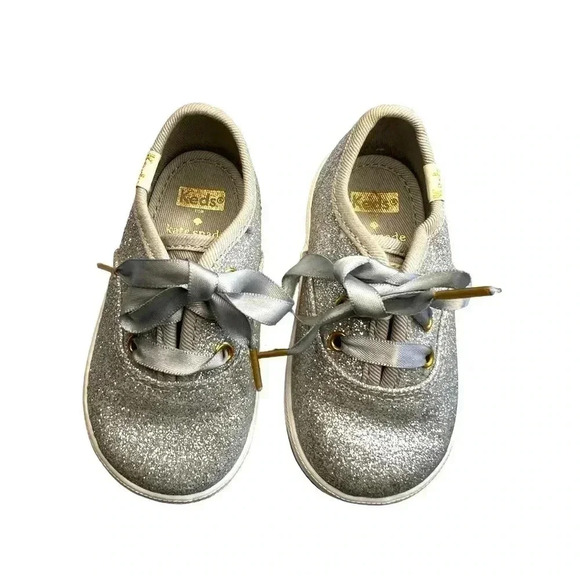 KEDS KATE SPADE GLITTER SNEAKERS SLIVER SNEAKERS SIZE 4 TODDLER LIKE NEW - Picture 1 of 12